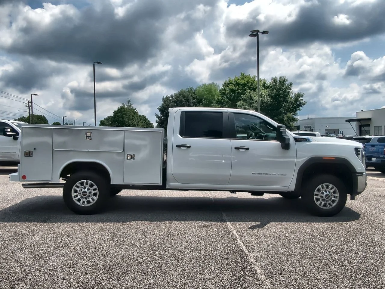 New 2026 Summit White GMC Pro image 9