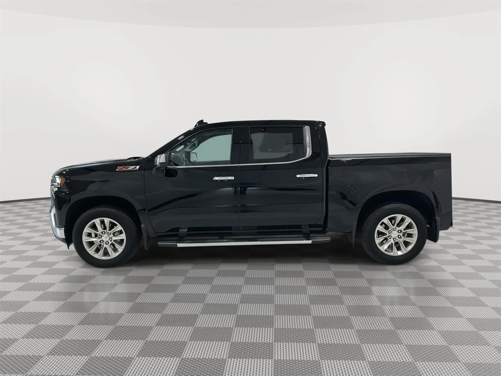 Used 2019 Chevrolet Silverado 1500 LTZ with VIN 3GCUYGED2KG183995 for sale in Alexandria, Minnesota