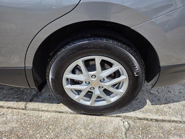 Used 2024 Sterling Gray Metallic Chevrolet LT image 25