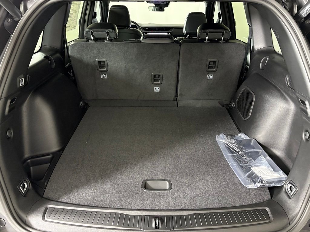 New 2026 Baltic Gray Metallic Clearcoat Jeep Limited image 38