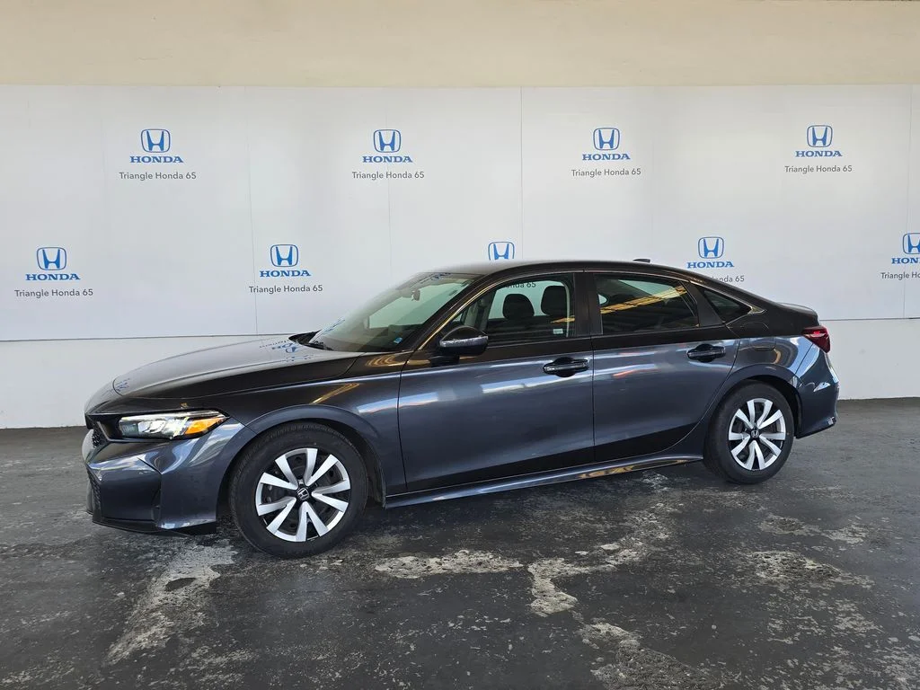 Used 2025  Honda LX image 2