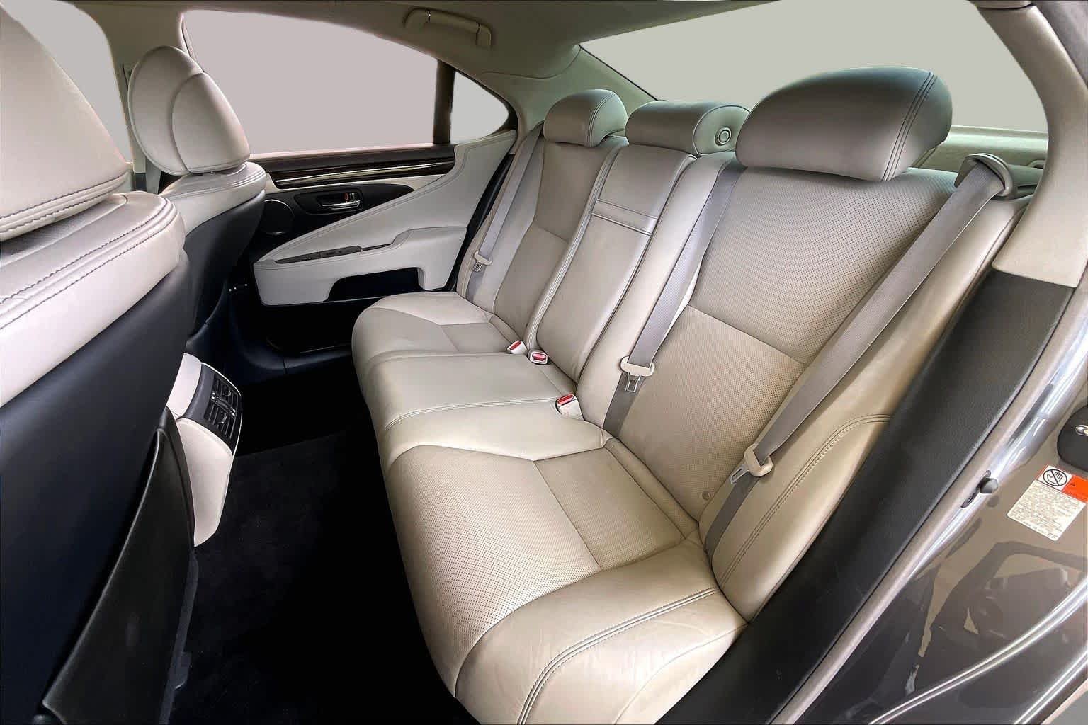 Used 2017 Nebula Gray Pearl Lexus  image 19