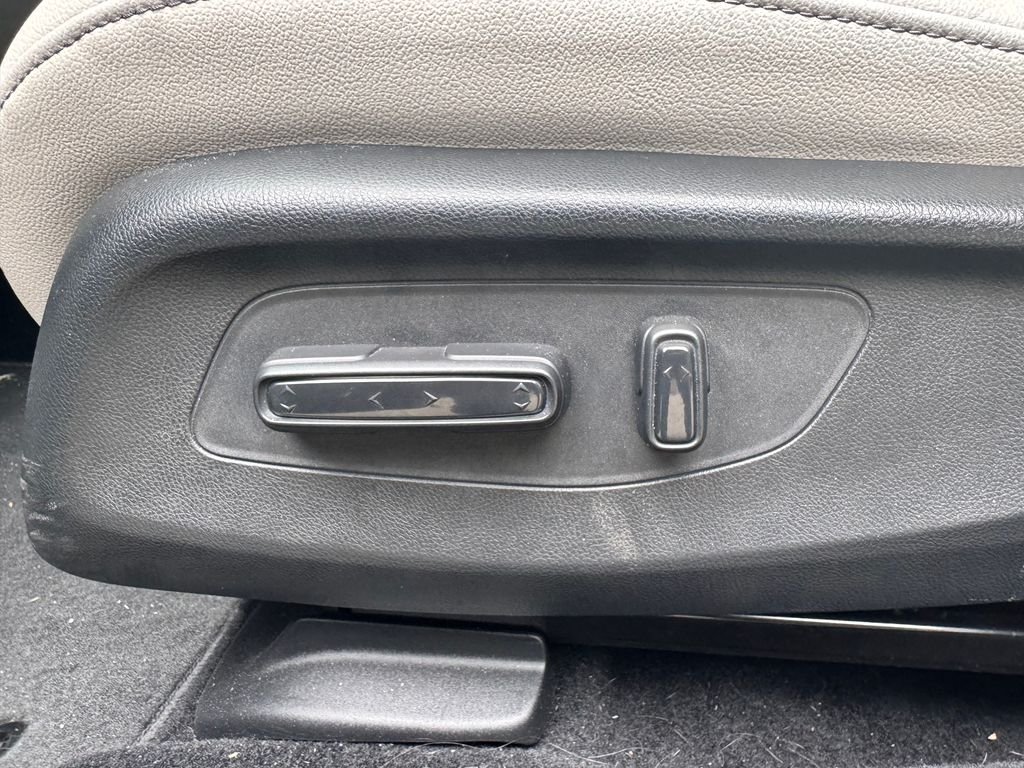 Used 2026 Gray Honda EX-L image 24