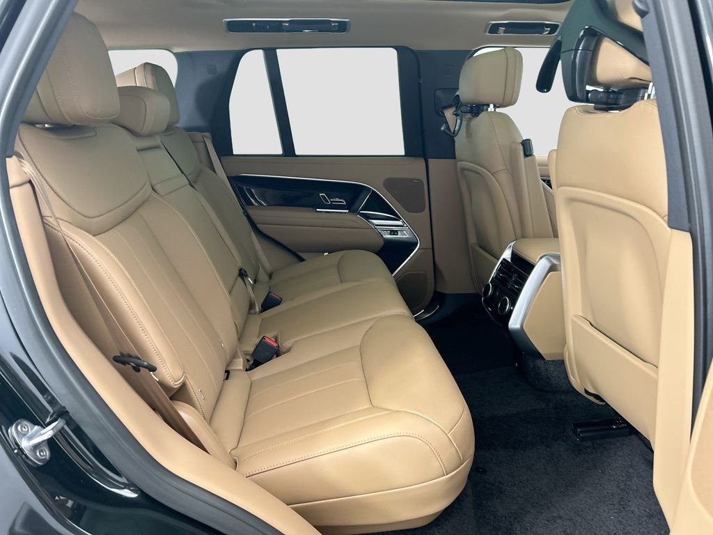 New 2026 Santorini Black Land Rover SE image 21