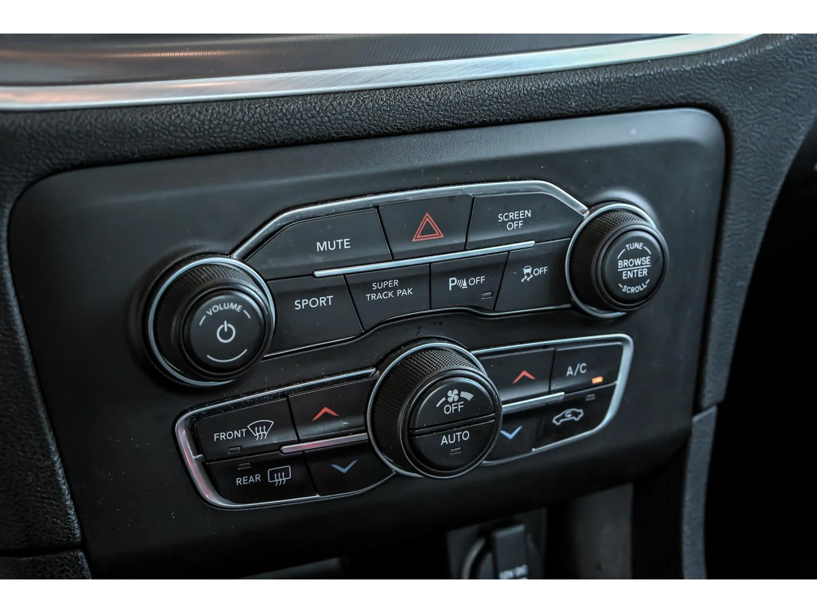 Used 2022 Gray Dodge SXT image 19