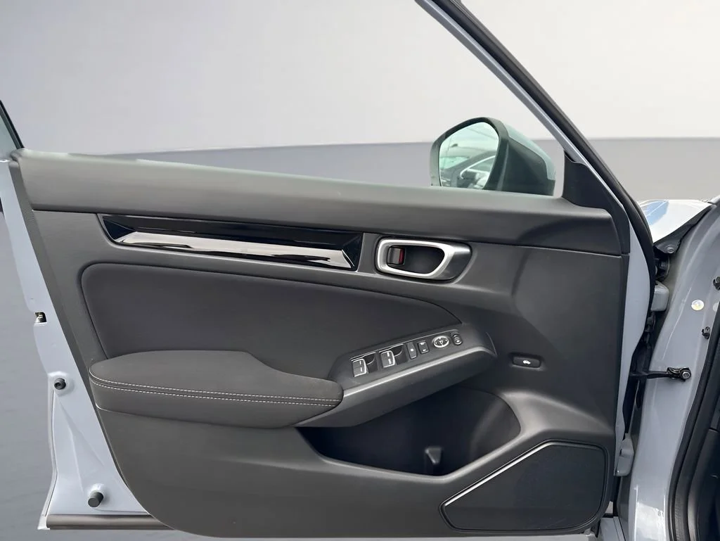 Used 2023  Honda EX image 23