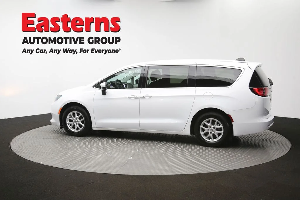 Used 2022 White Chrysler LX image 60