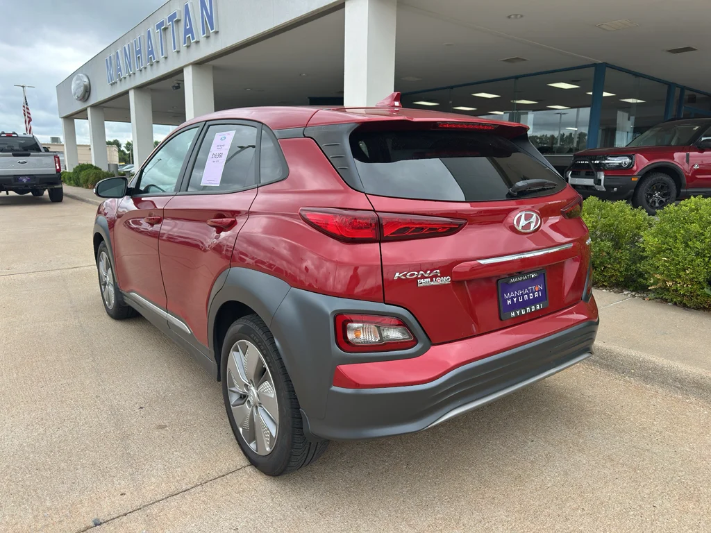 Used 2021 Pulse Red Hyundai Limited image 9