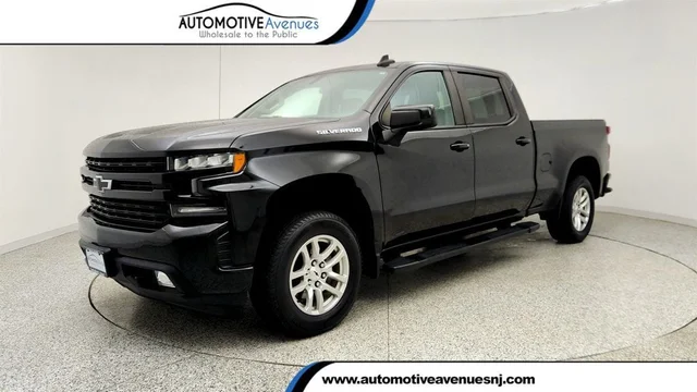 2022 Chevrolet Silverado 1500 LTD 4WD Crew Cab 157'' RST w/ Black Tubular Assist Steps