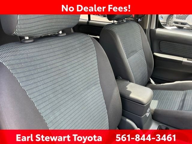 Used 2004 Silver Nissan SE image 34