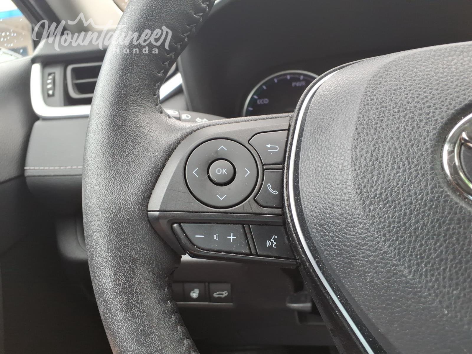 Used 2022 Magnetic Gray Metallic TOYOTA  image 41