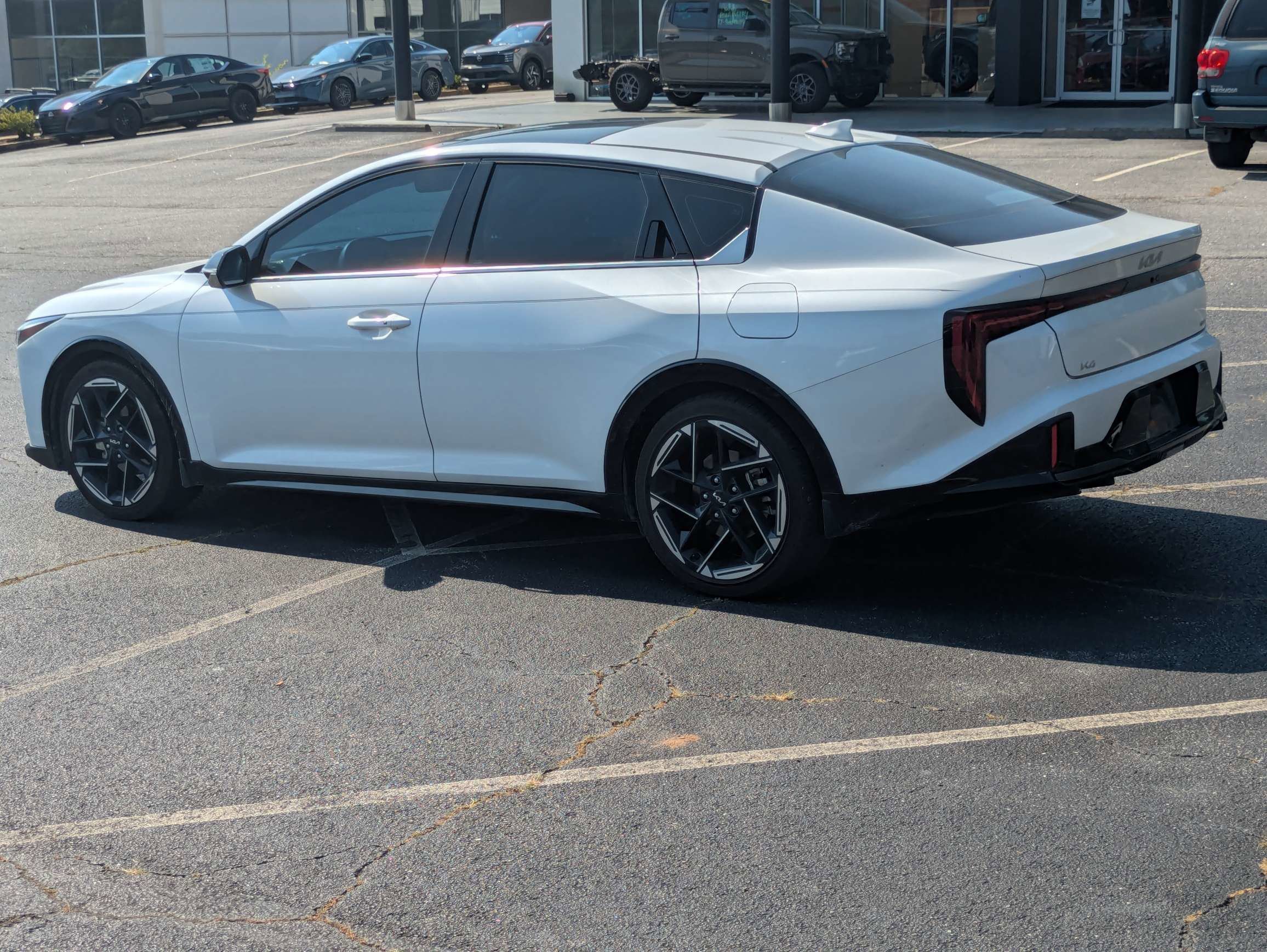 Used 2025 White Kia GT-Line image 5