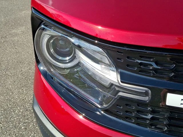 Used 2025 Ruby Red Metallic Tinted Clearcoat Ford Outer Banks image 9
