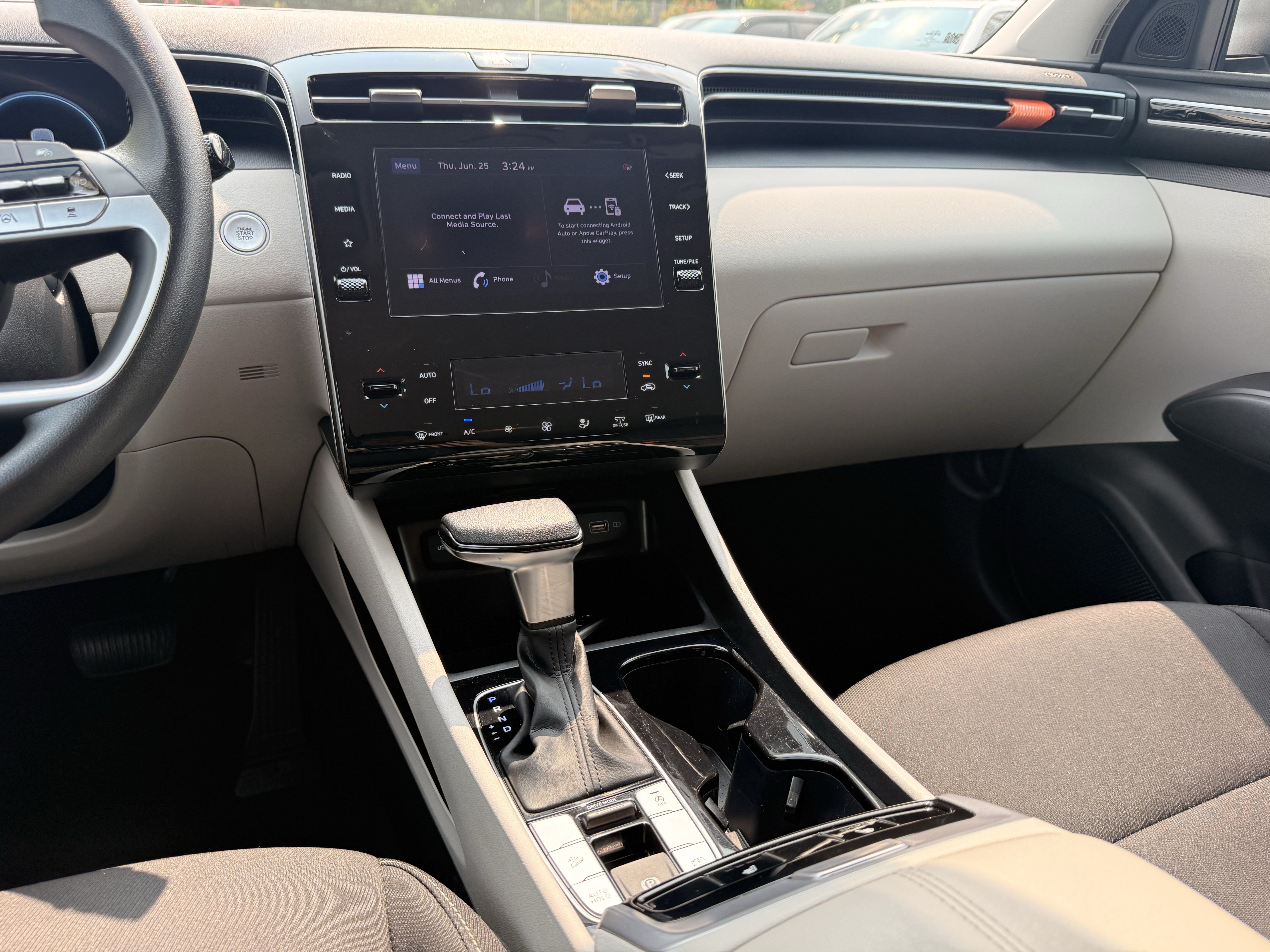 Used 2024 White Pearl Hyundai SEL image 28