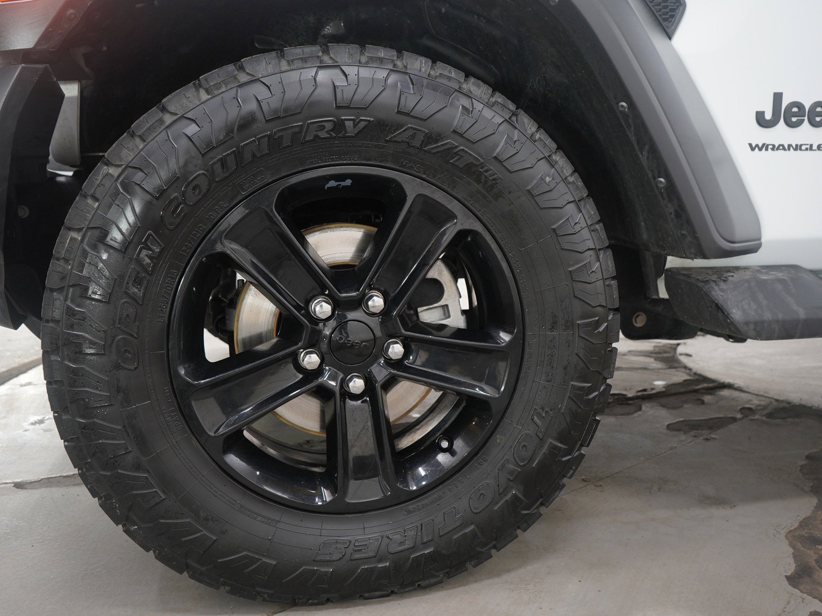 Used 2023 Bright White Clearcoat Jeep Sport image 30