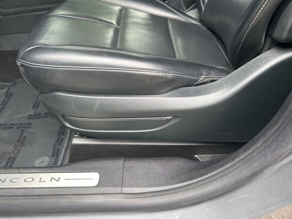 Used 2022 Gray Lincoln Standard image 16