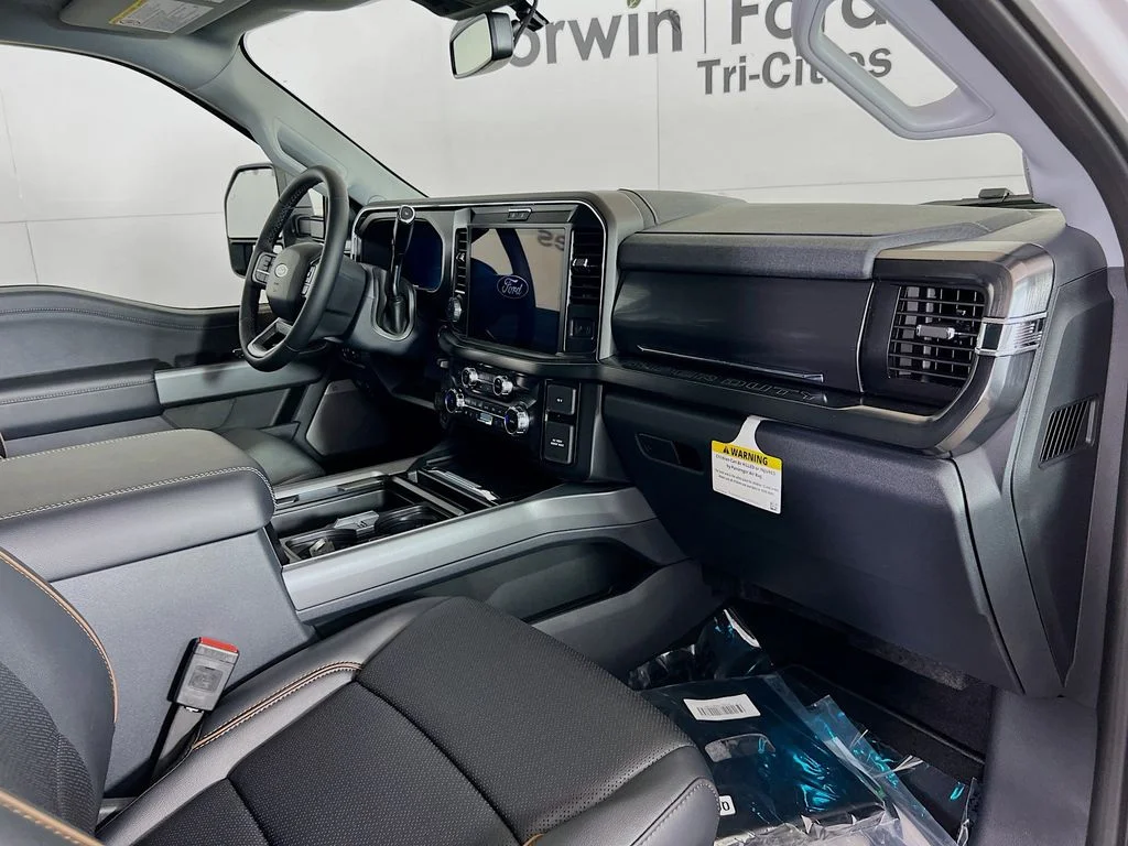 New 2026 Star White Metallic Tri-Coat Ford Lariat image 31