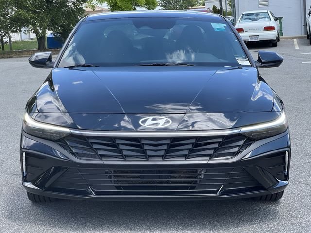 Certified Used 2025 Black Hyundai SEL Sport image 16