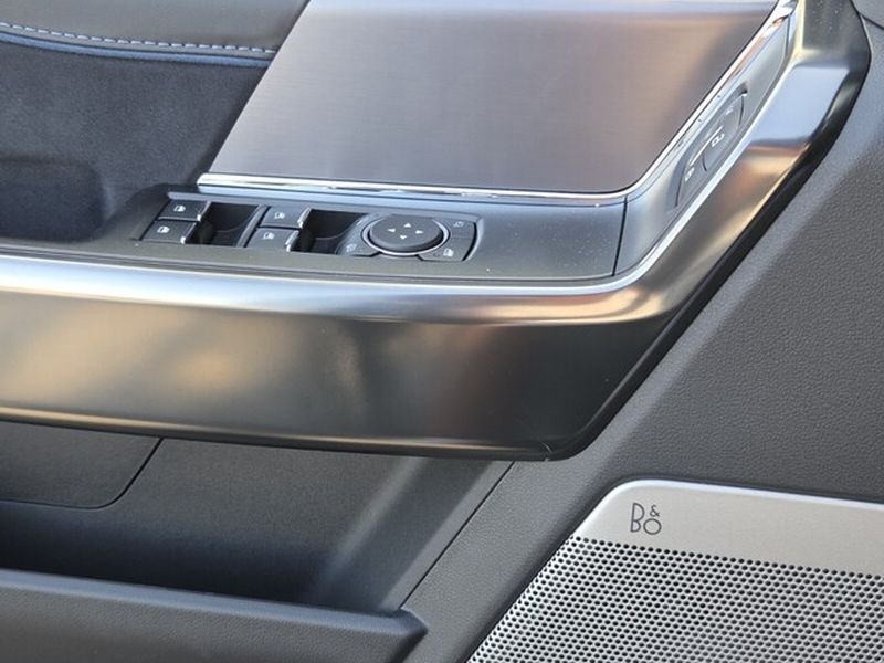 New 2025 Agate Black Metallic Ford Platinum® image 28