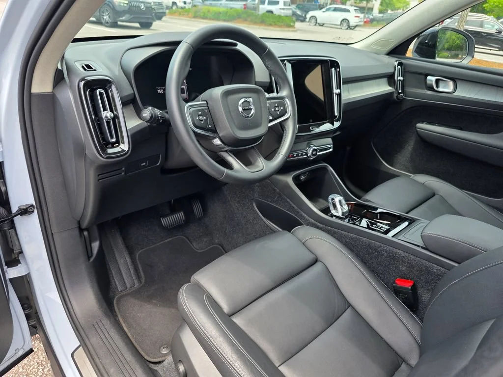 Used 2026  Volvo Plus image 11