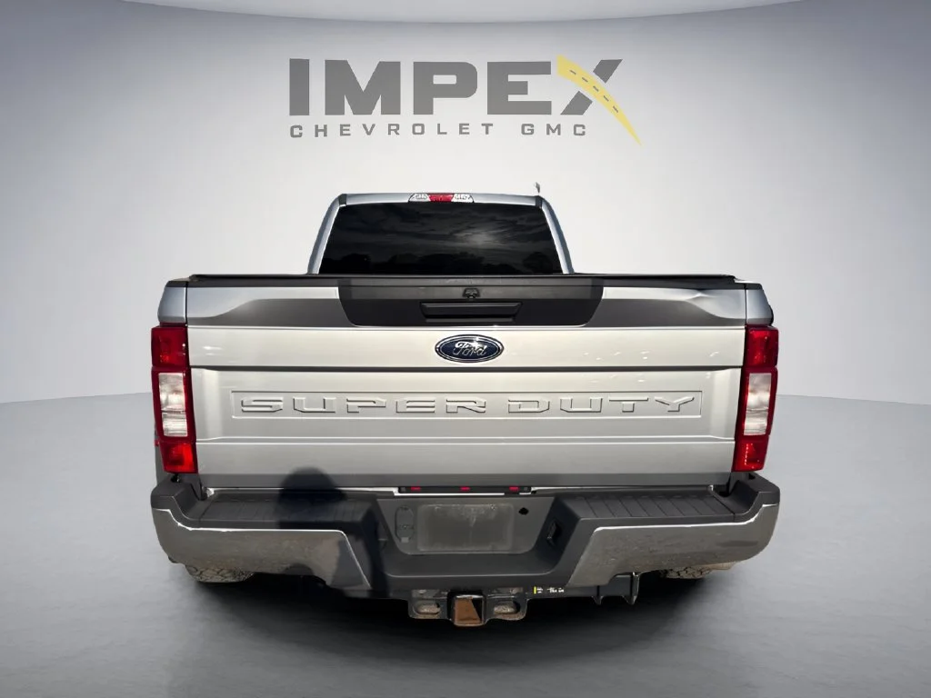 Used 2022  Ford XL image 4