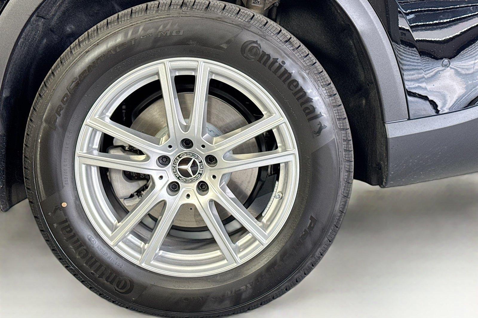 New 2026 Black Mercedes-Benz GLC 300 image 29