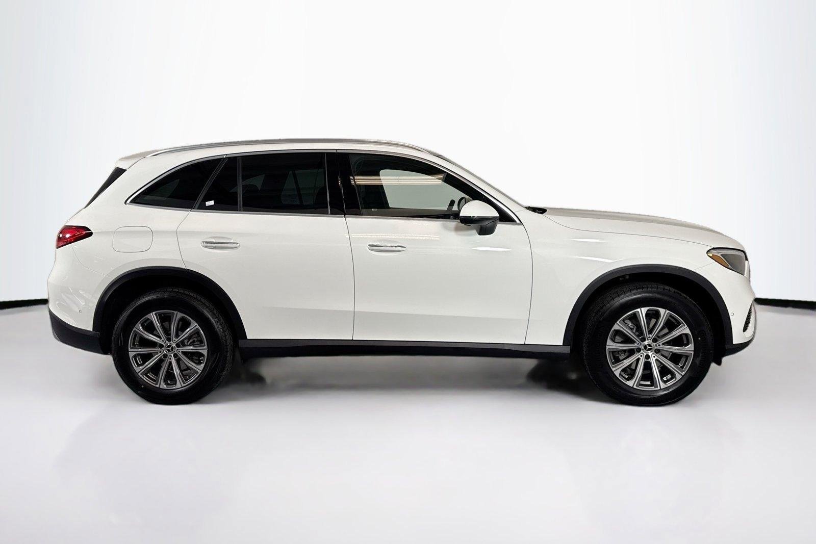 New 2026 Black Mercedes-Benz GLC 300 image 4