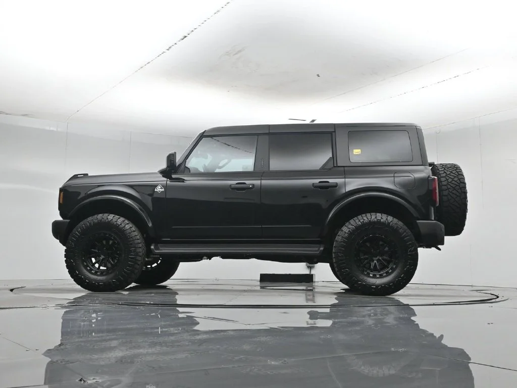 New 2026 Shadow Black Ford Outer Banks image 7