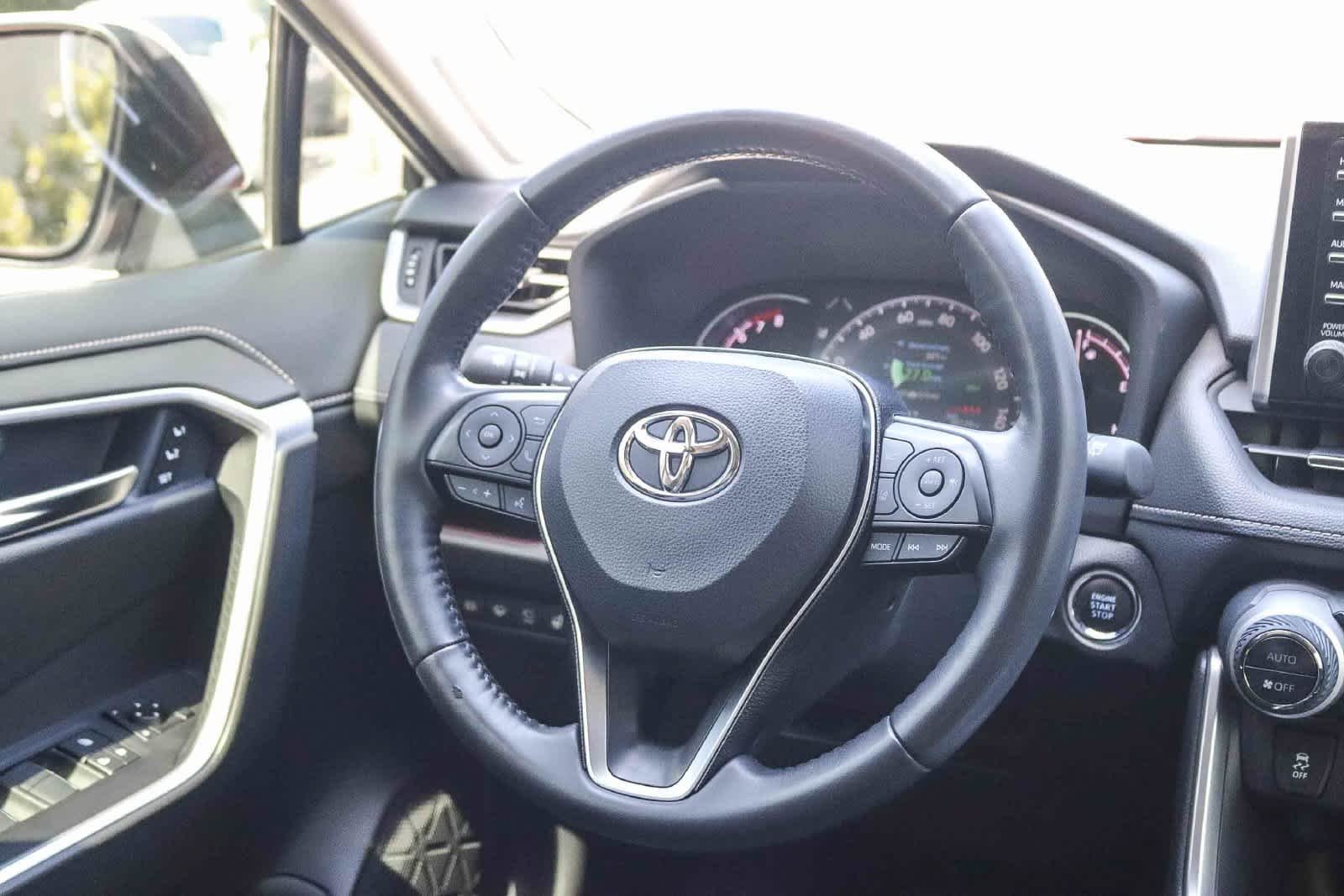 Used 2020 Blizzard Pearl Toyota Limited image 14