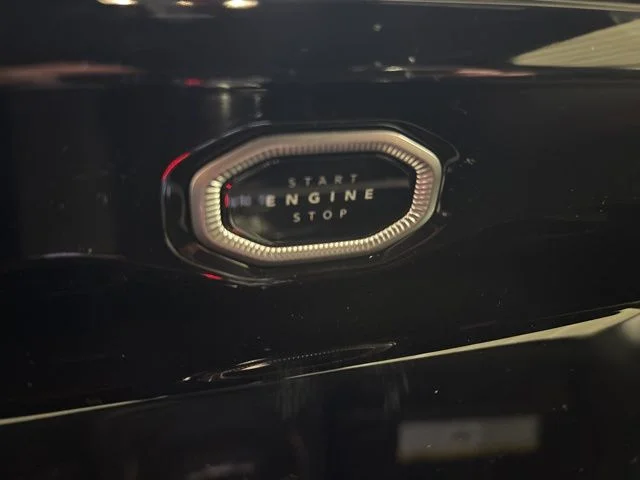 New 2026 Silver Zynith Exterior Paint Jeep Altitude image 28