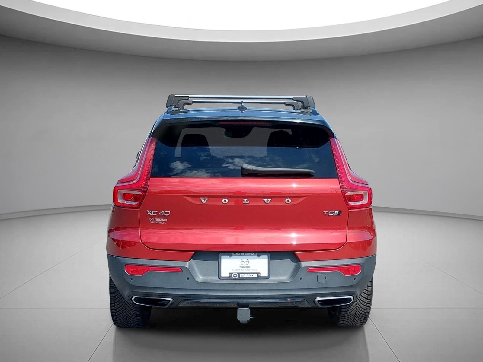 Used 2019 Fusion Red Metallic Volvo R-Design image 4