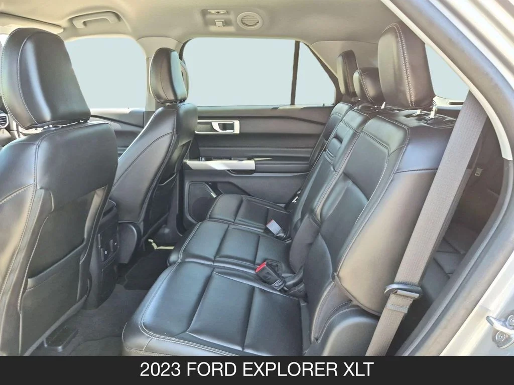 Used 2023 Silver Ford XLT image 16