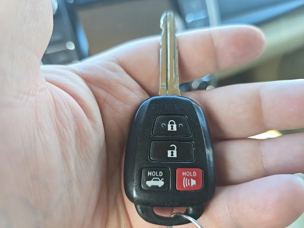 Used 2017 White Toyota XLE image 20