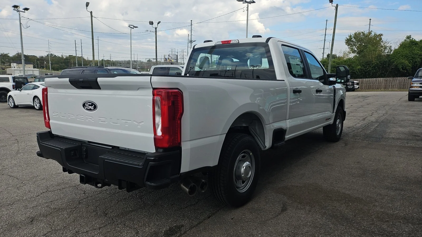 New 2027 Oxford White Ford XL 2WD image 5