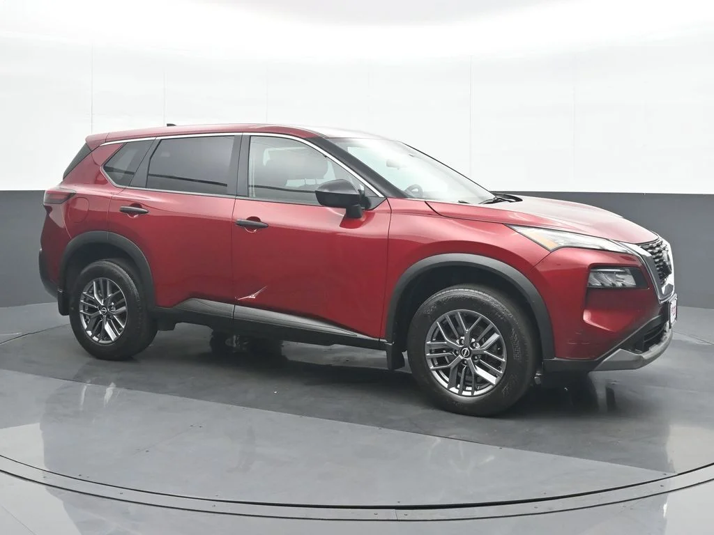 Used 2023 Red Nissan S image 8