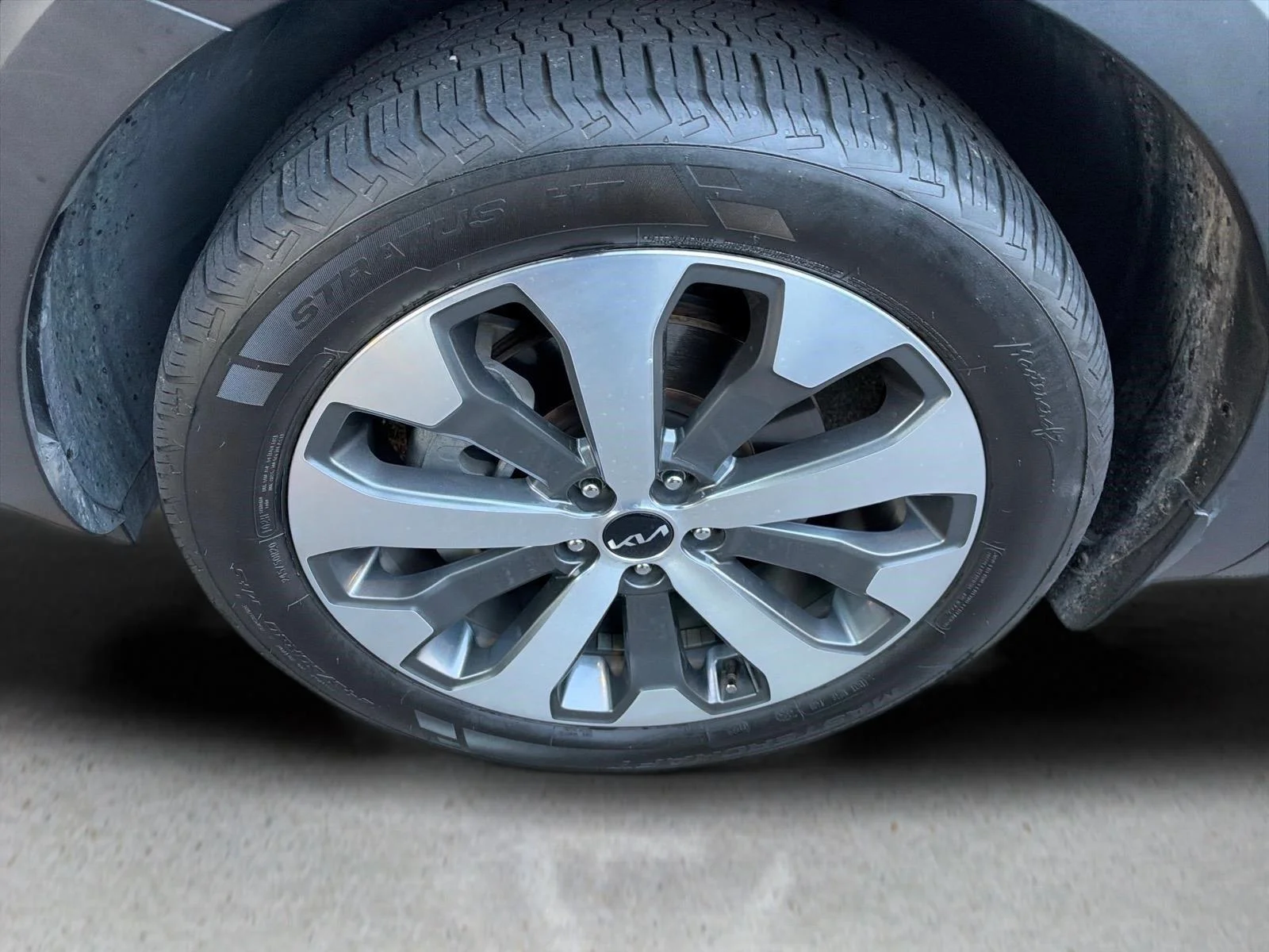 Used 2022 Everlasting Silver Kia S image 15