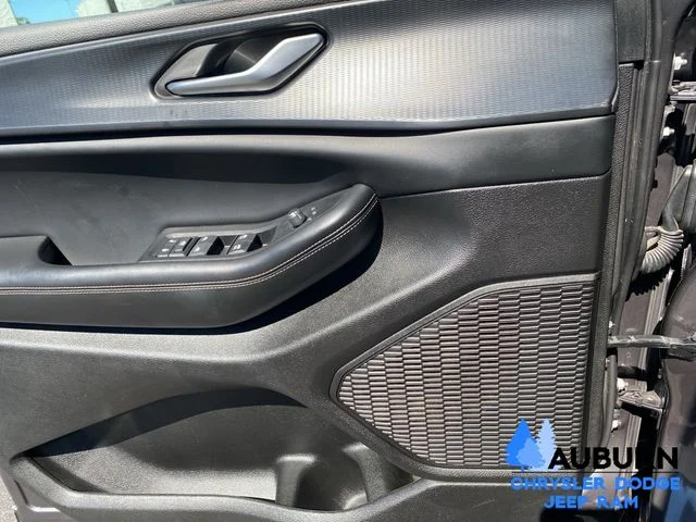 Used 2024 Gray Jeep Laredo image 33