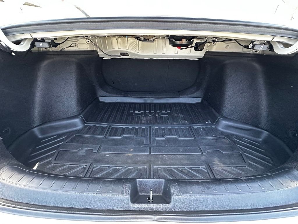 Used 2024  Honda Base image 21