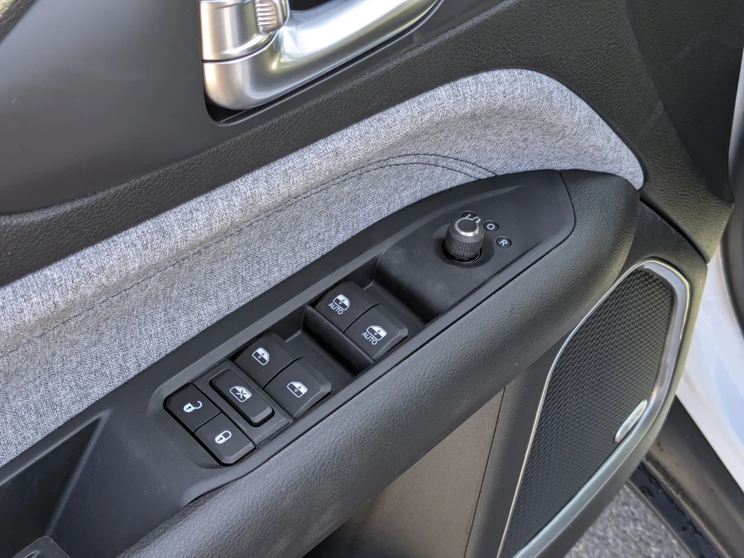 New 2026 White Jeep North - - 4x4 - Panoramic Sunroof - Alpine Audio - Adaptive Cruise - Power Liftgate & More! image 13