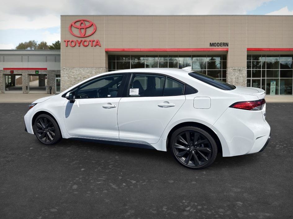 Used 2026 Ice Cap Toyota SE image 5