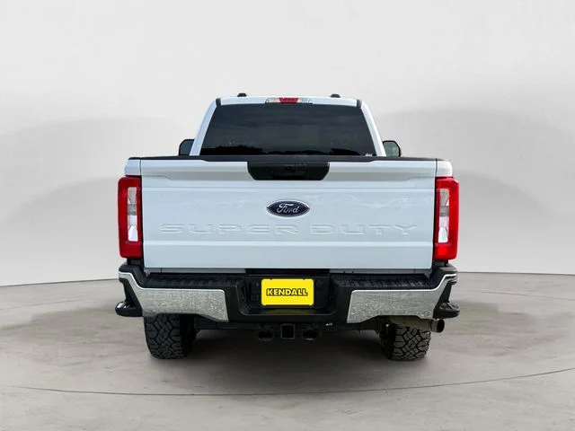 Certified Used 2025 Oxford White Ford XLT image 6