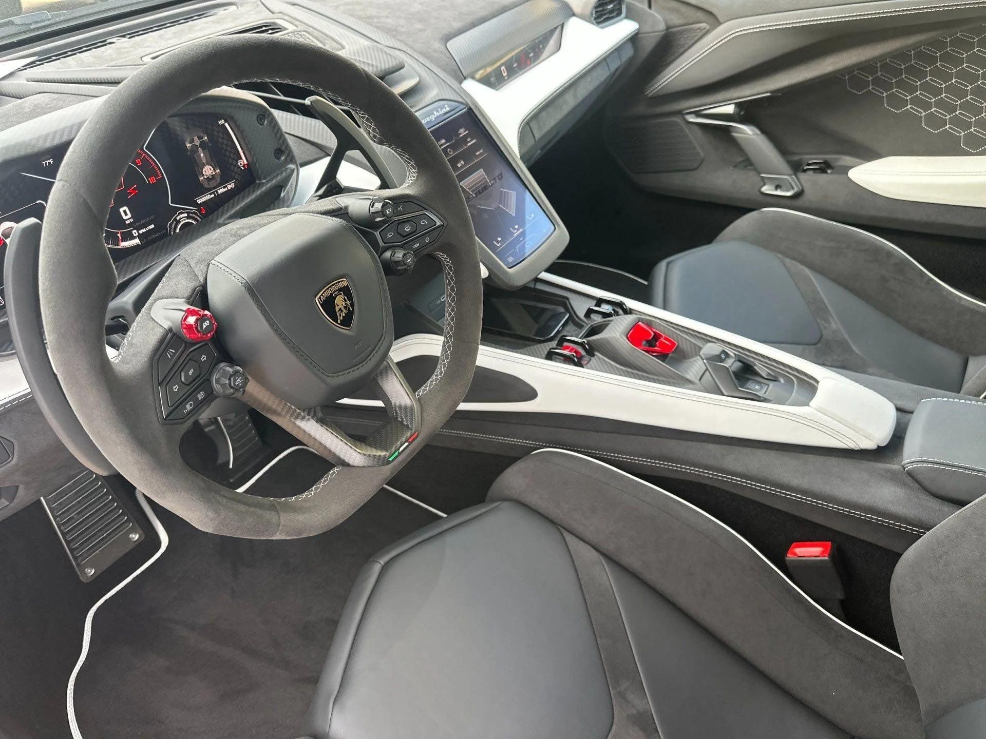 Certified Used 2026  Lamborghini  image 14
