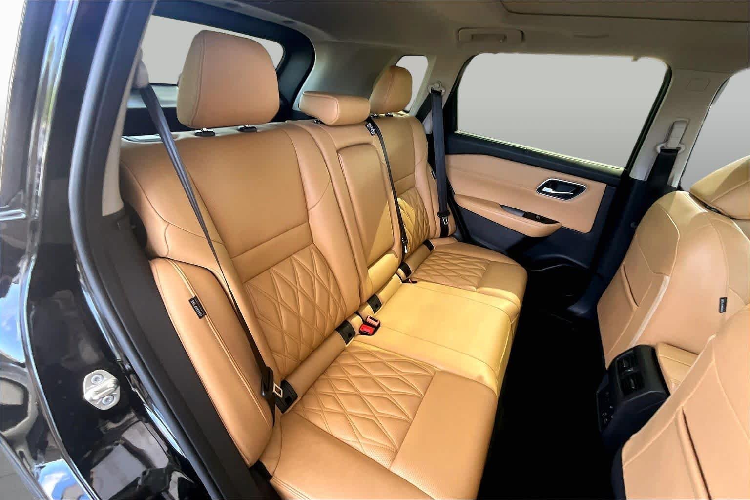 Used 2023 Super Black Nissan Platinum image 21