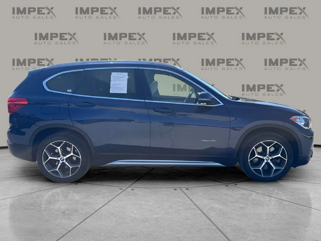 Used 2018 Blue BMW sDrive28i image 6