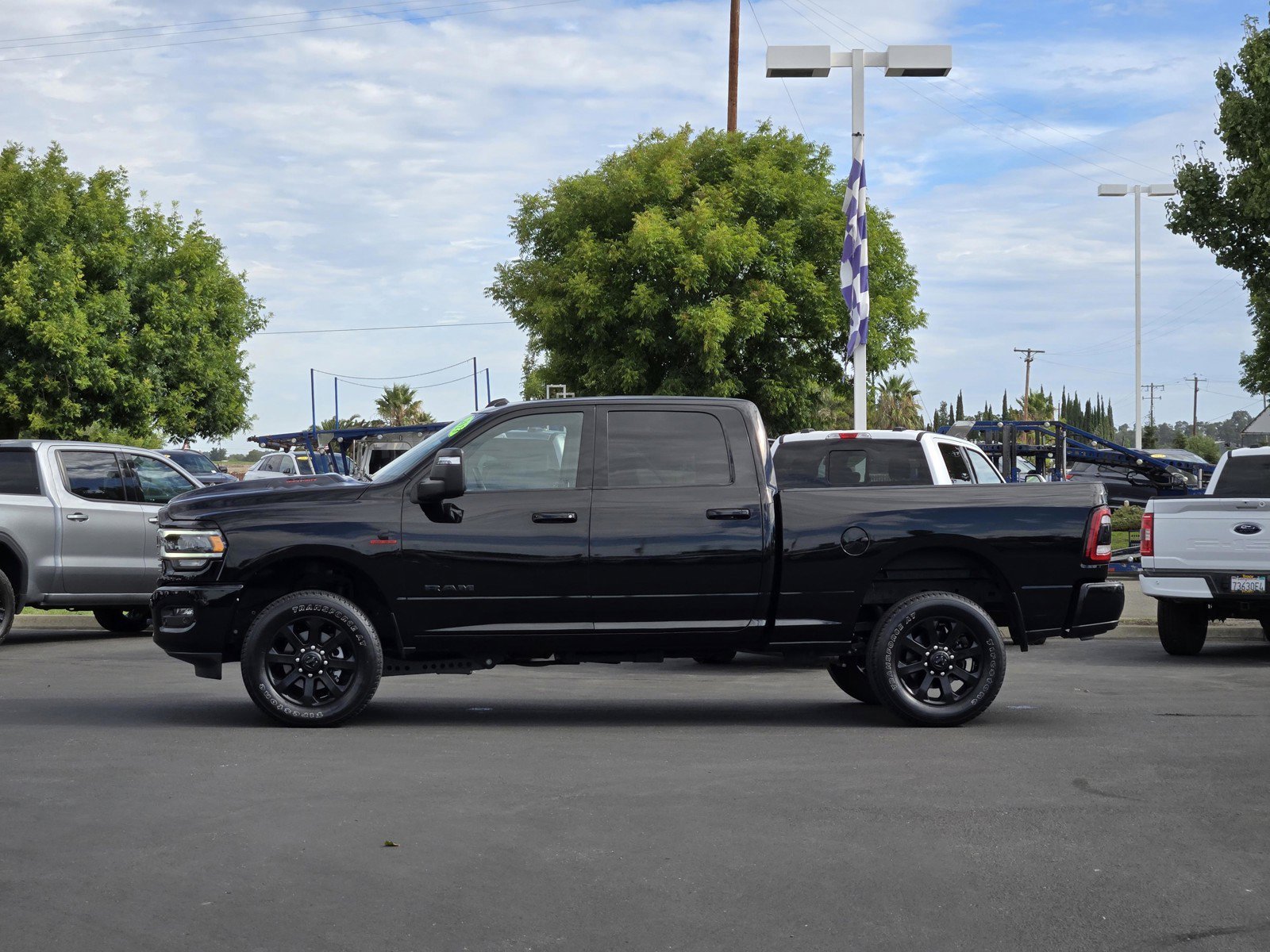 Used 2023 Diamond Black Crystal Pearlcoat Ram Laramie image 8