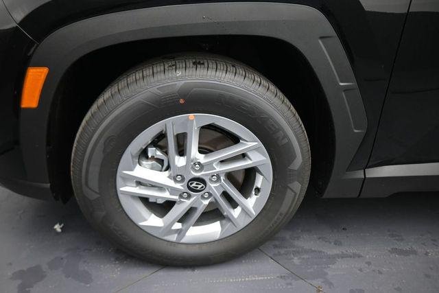 New 2026 Black Hyundai SE FWD image 20