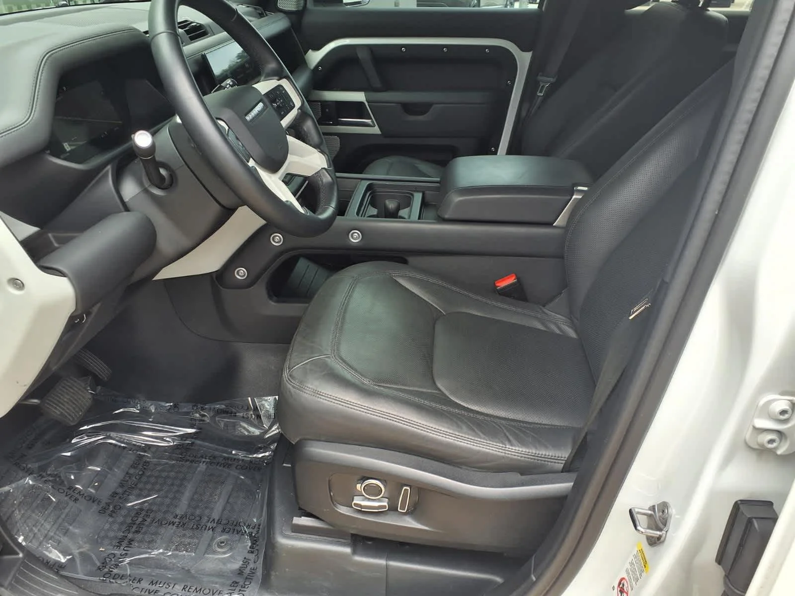Certified Used 2024 Fuji White Land Rover S image 10