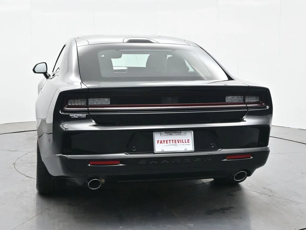 New 2026 Diamond Black Crystal Pearlcoat Dodge R/T image 9