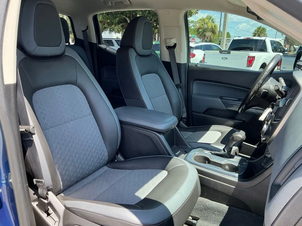 Used 2019 Blue Chevrolet Z71 image 15