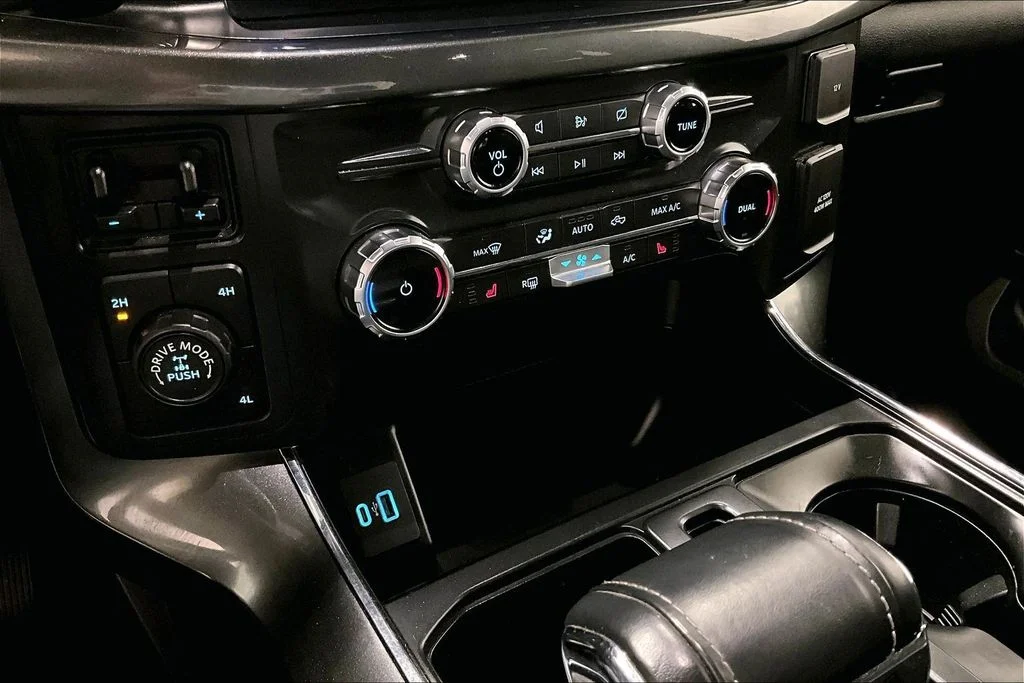 Used 2022 Black Ford XLT image 17